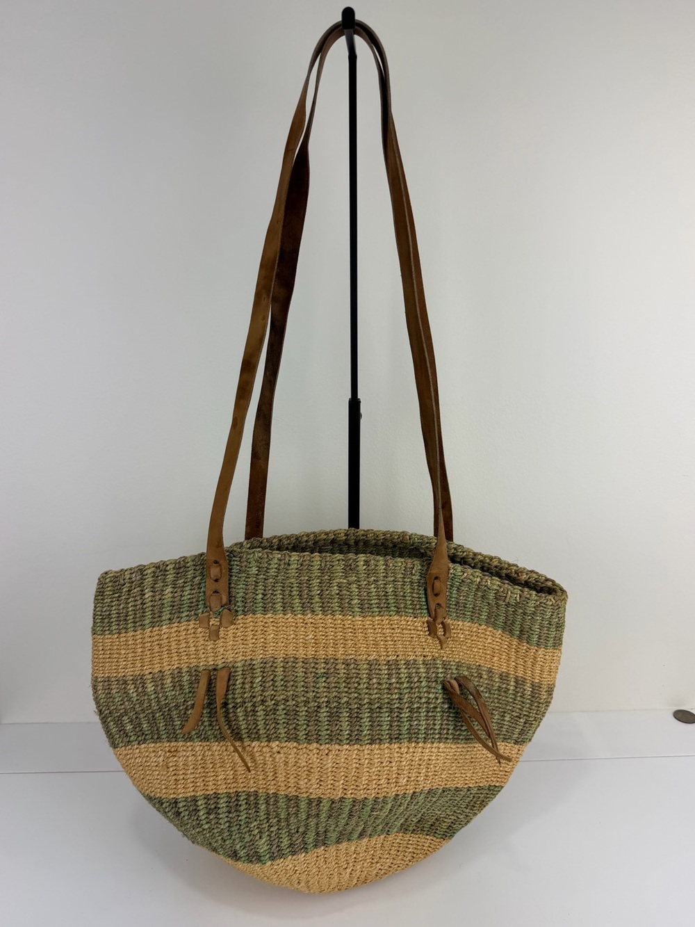 Handwoven (Mifuko?)Sisal Market Tote Basket Bag Leather Handles Artisan Kenya